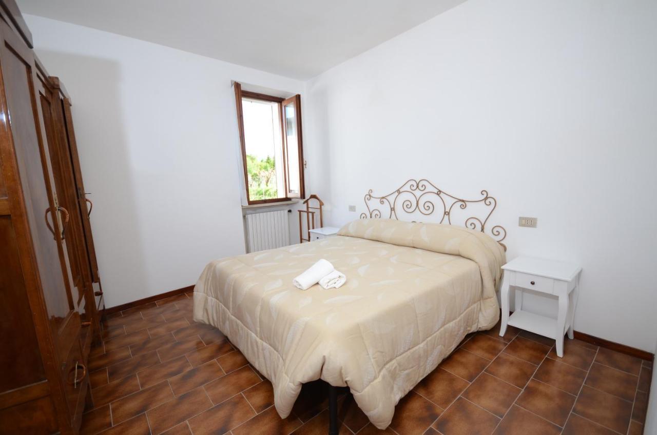 Corte Vezzola Trilocale Tommaso Puegnago sul Garda Exterior foto